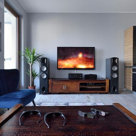 Studio Cinema 3D Cybernetyki 6 Apartment Warsawa Bagian luar foto